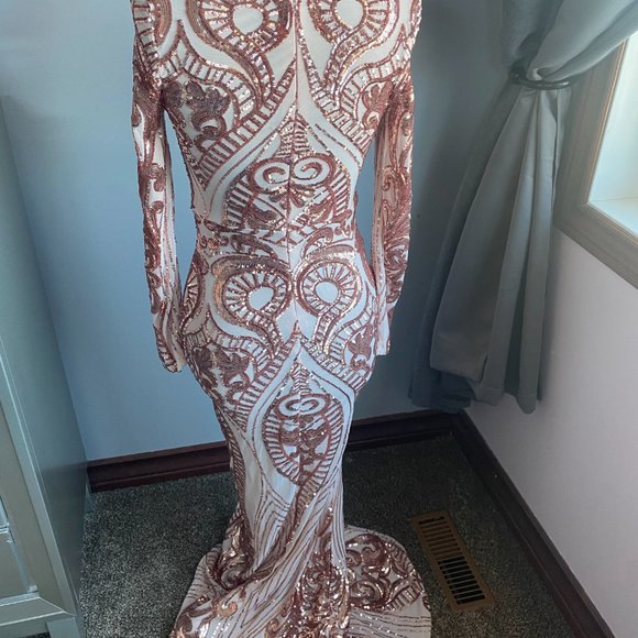 Beautiful Evening Dress/Gown - Picture 2 of 2